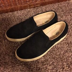 UGG slip on tennis shoes